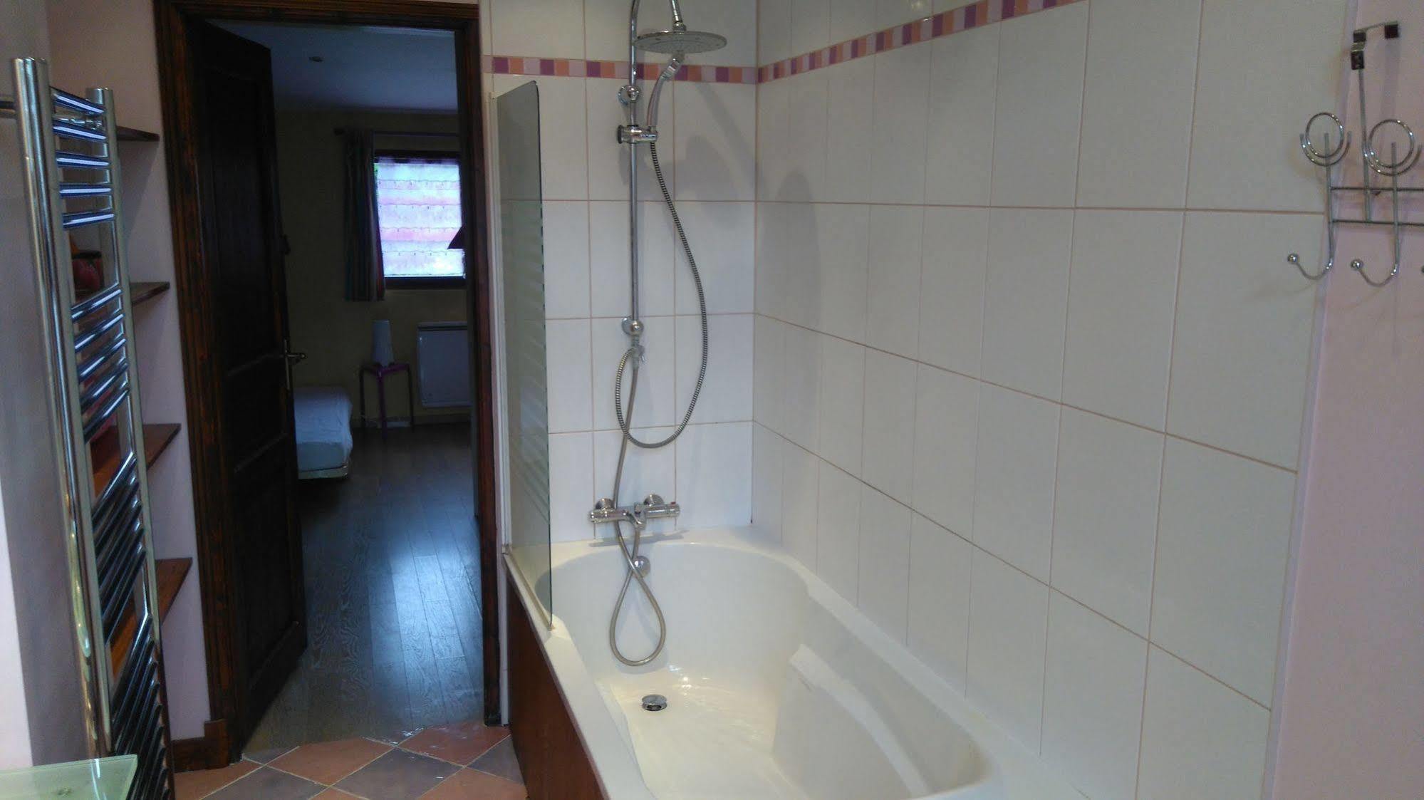 Loc'Apparts Beaumont-sur-Oise Esterno foto
