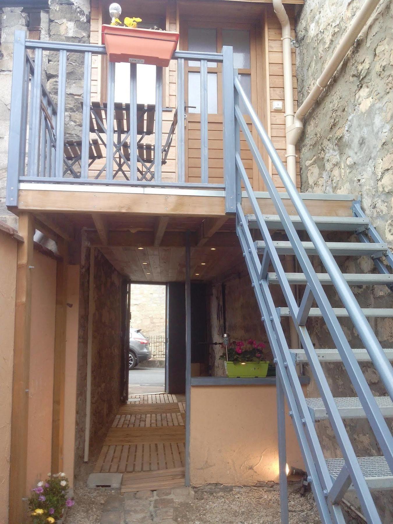 Loc'Apparts Beaumont-sur-Oise Esterno foto